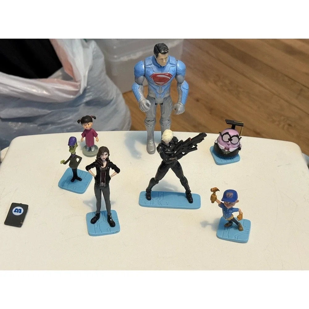 DISNEY FIGURES LOT OF 7 CAKE‎ TOPPERS